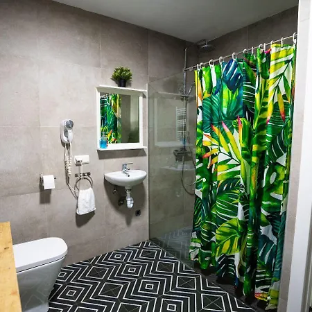 Off Beat - Self-check-in - Sleep Conscious Guest house San Sebastian